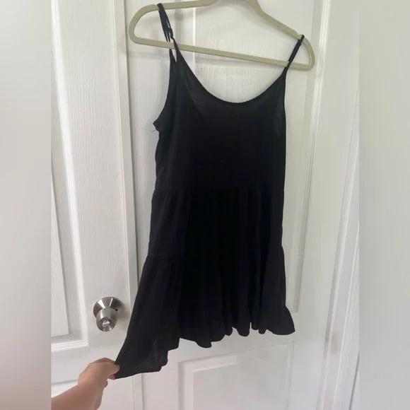 Black Strappy Ruffle Top - Picture 4 of 7